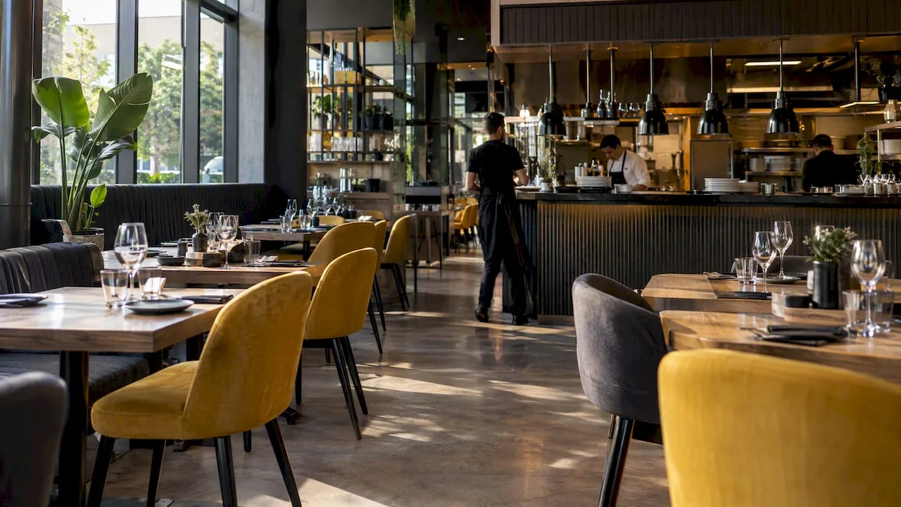 Spațiu de restaurant modern, renovat recent